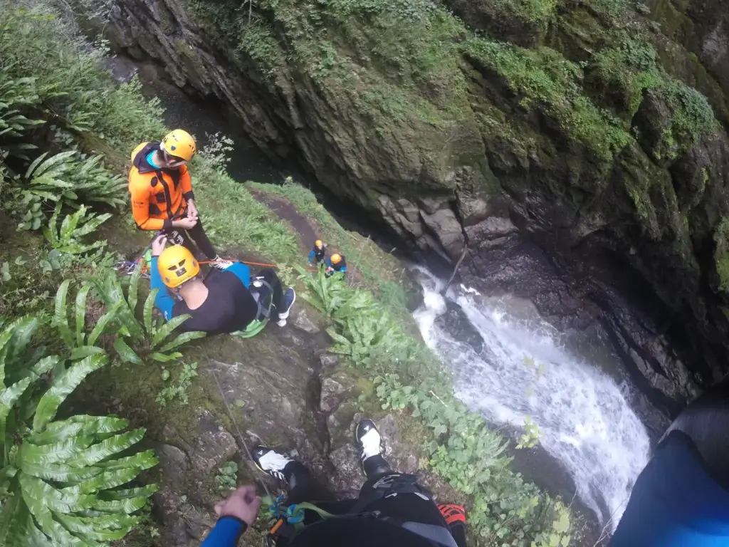 descente en rappel depuis la grande cascade de la Langouette - Jura